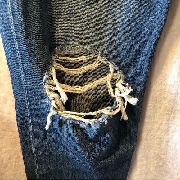 Levi’s Low Pro Straight jean intentional distress wide leg med rise size 28 - Picture 4 of 10